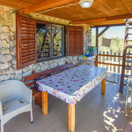 Semesterbostad House Volak *